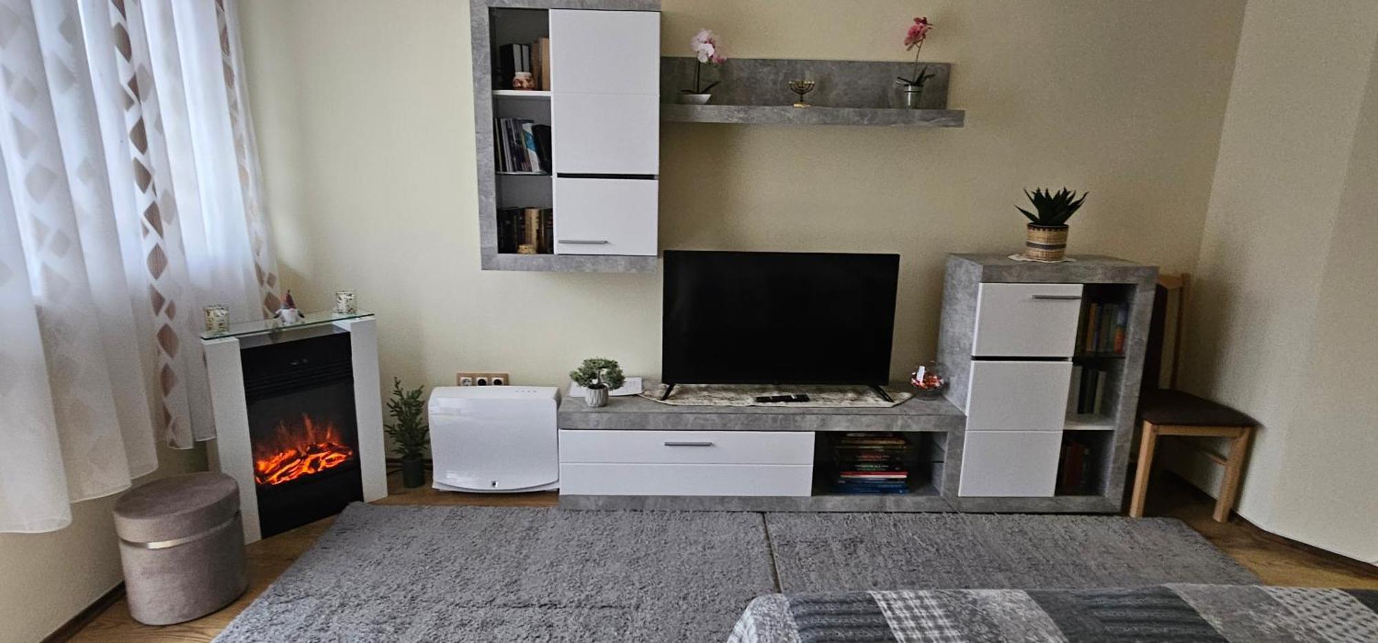 Anna Gyoengye Apartman Debrecen Exterior photo