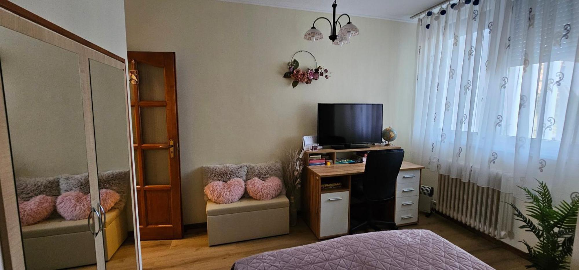 Anna Gyoengye Apartman Debrecen Exterior photo